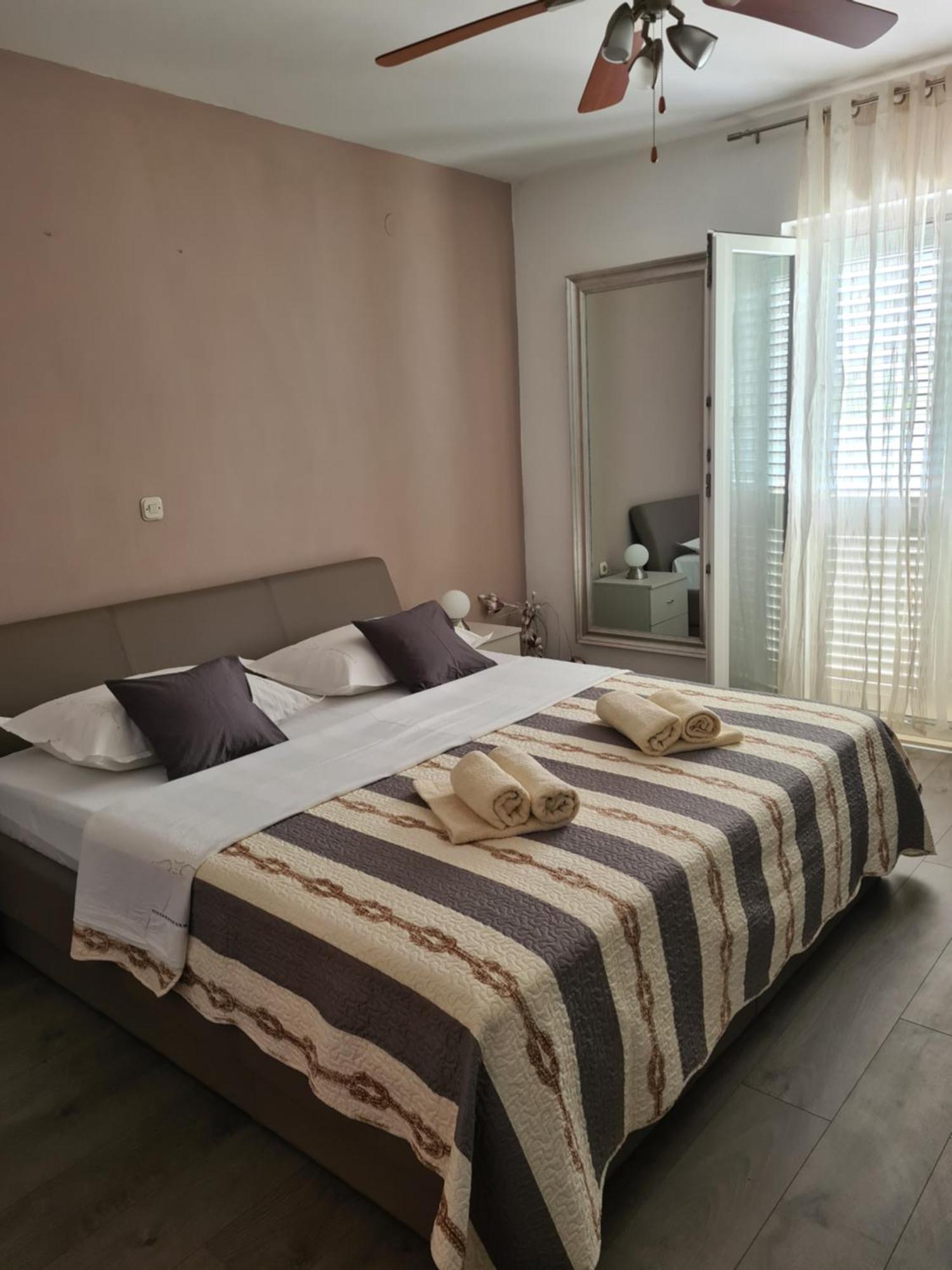 Apartments Rina - Kneze Račišće Quarto foto